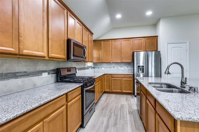 $2,875 | 2502 Wallingford Drive, Mansfield, TX 76084