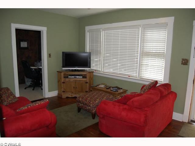 609 Rothesay Road Richmond, VA 23221 - Photo 2 of 11 Living Room