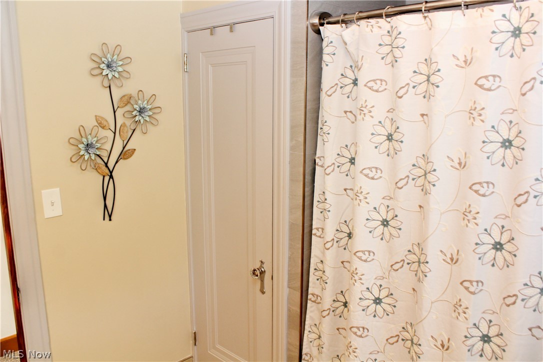 331 Ewing Road Youngstown, OH 44512 - Photo 28 of 32 Gallery Image 28