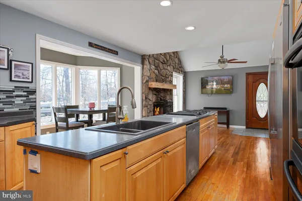 a view of walk in closet