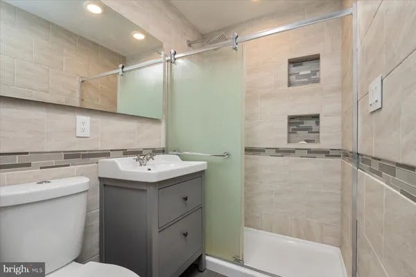 $900,000 | 8200 Meehling Road, Pasadena, MD 21122