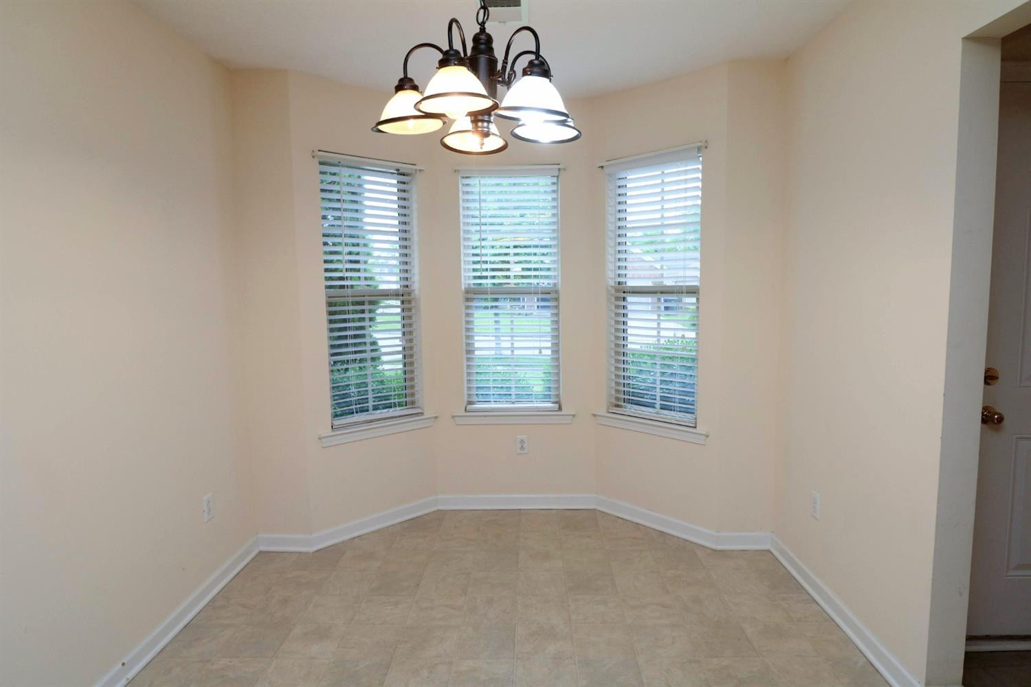 3236 Orchard Grass Road Lexington, KY 40509 - Photo 2 of 24 Photo 2