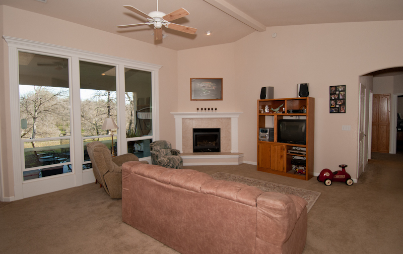 20797 Chicken Springs Road Redding, CA 96003 - Photo 14 of 27 Great Room