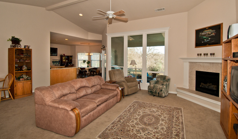 20797 Chicken Springs Road Redding, CA 96003 - Photo 16 of 27 Great Room