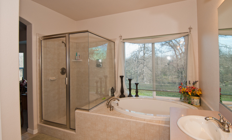 20797 Chicken Springs Road Redding, CA 96003 - Photo 25 of 27 Master Bath