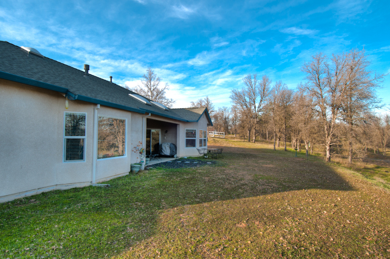 20797 Chicken Springs Road Redding, CA 96003 - Photo 5 of 27 Rear of Home