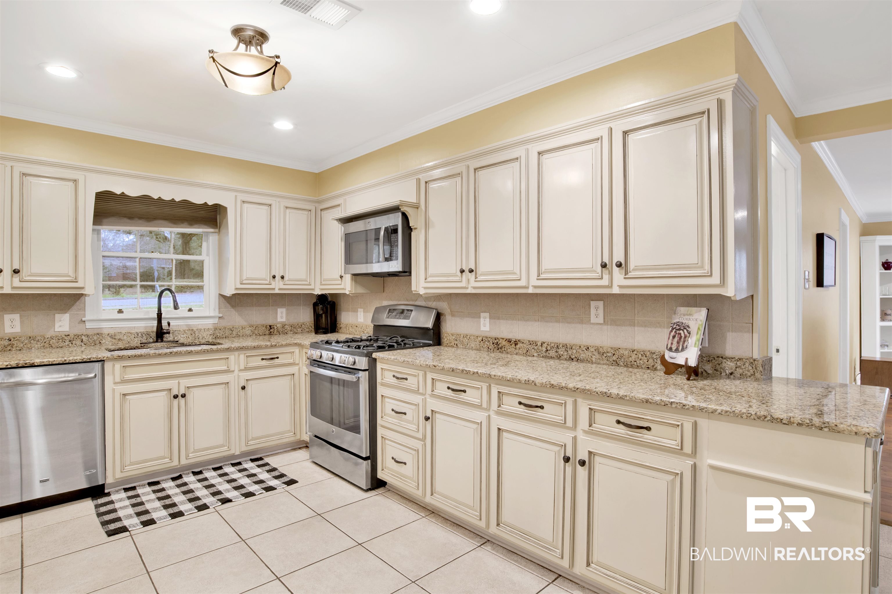 4689 Oak Ridge Road Mobile, AL 36609 - Photo 14 of 40