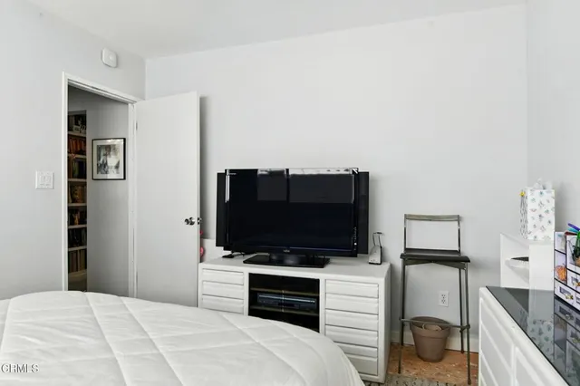 $3,200,000 | 122 North Croft Avenue, Los Angeles, CA 90048