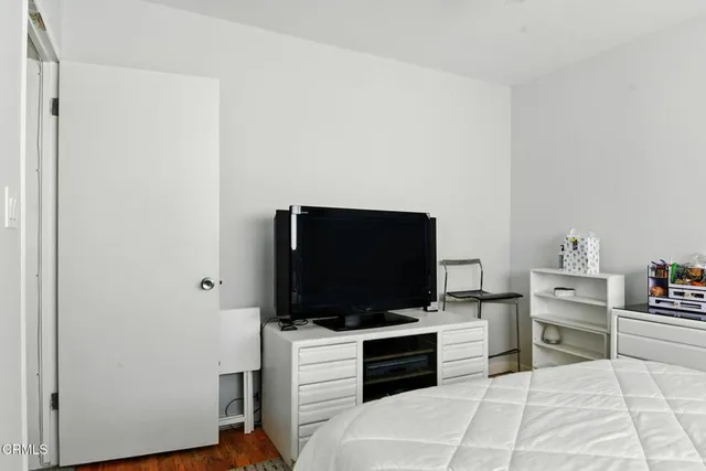 $3,200,000 | 122 North Croft Avenue, Los Angeles, CA 90048