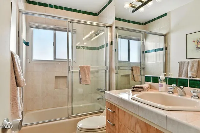 $3,200,000 | 122 North Croft Avenue, Los Angeles, CA 90048