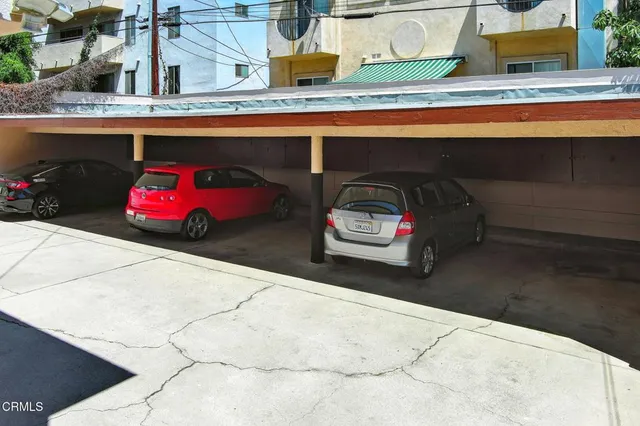 $3,200,000 | 122 North Croft Avenue, Los Angeles, CA 90048