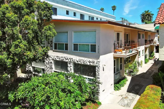$3,200,000 | 122 North Croft Avenue, Los Angeles, CA 90048