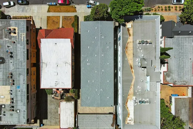 $3,200,000 | 122 North Croft Avenue, Los Angeles, CA 90048