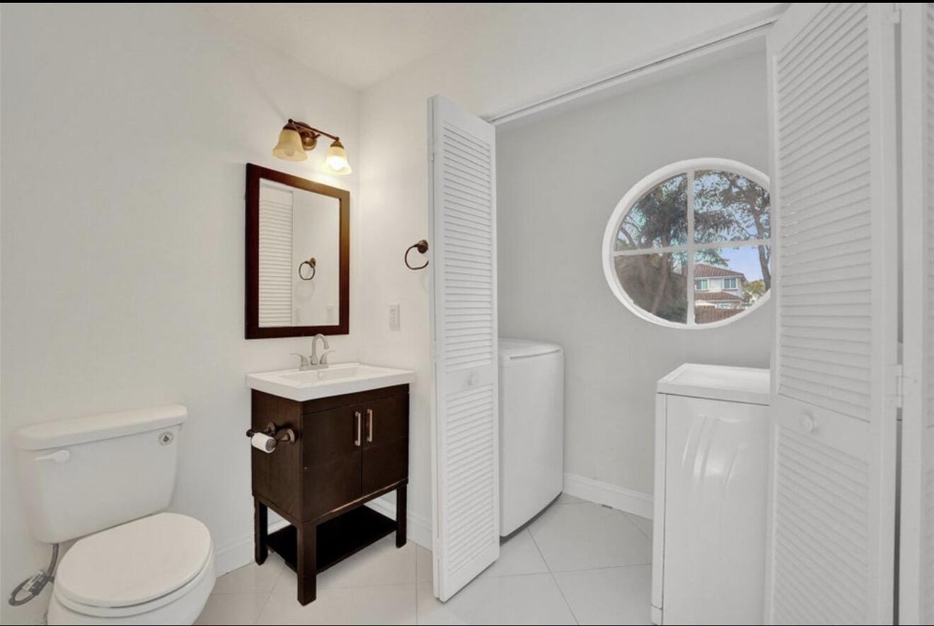 11208 Rhapsody Road Hollywood, FL 33026 - Photo 6 of 22 IMG_2012