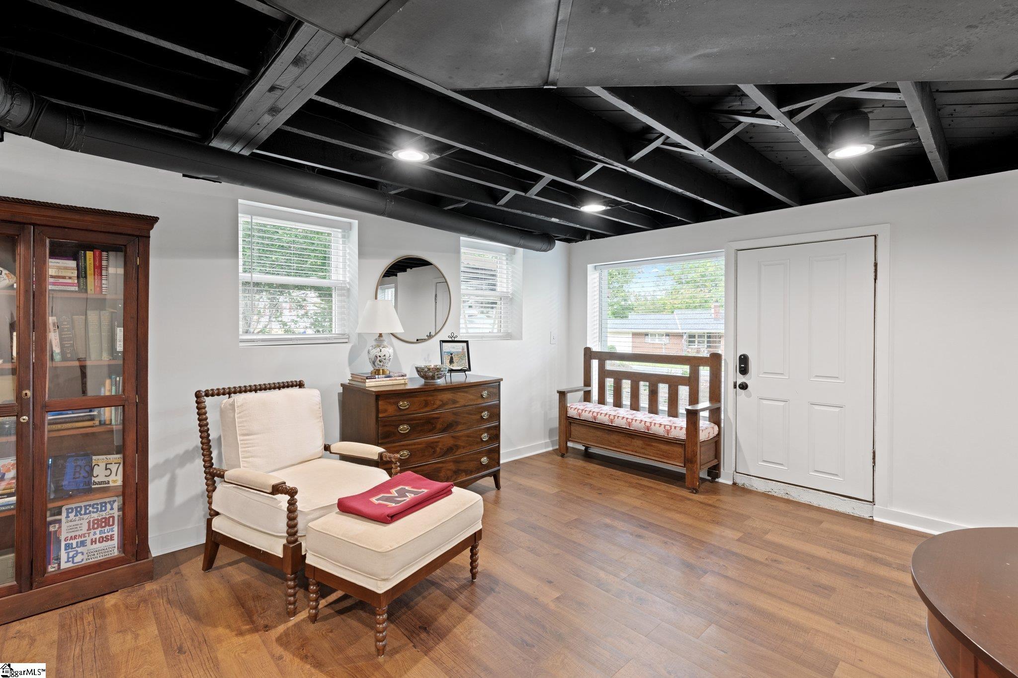 321 Robin Hood Road Greenville, SC 29607 - Photo 26 of 47