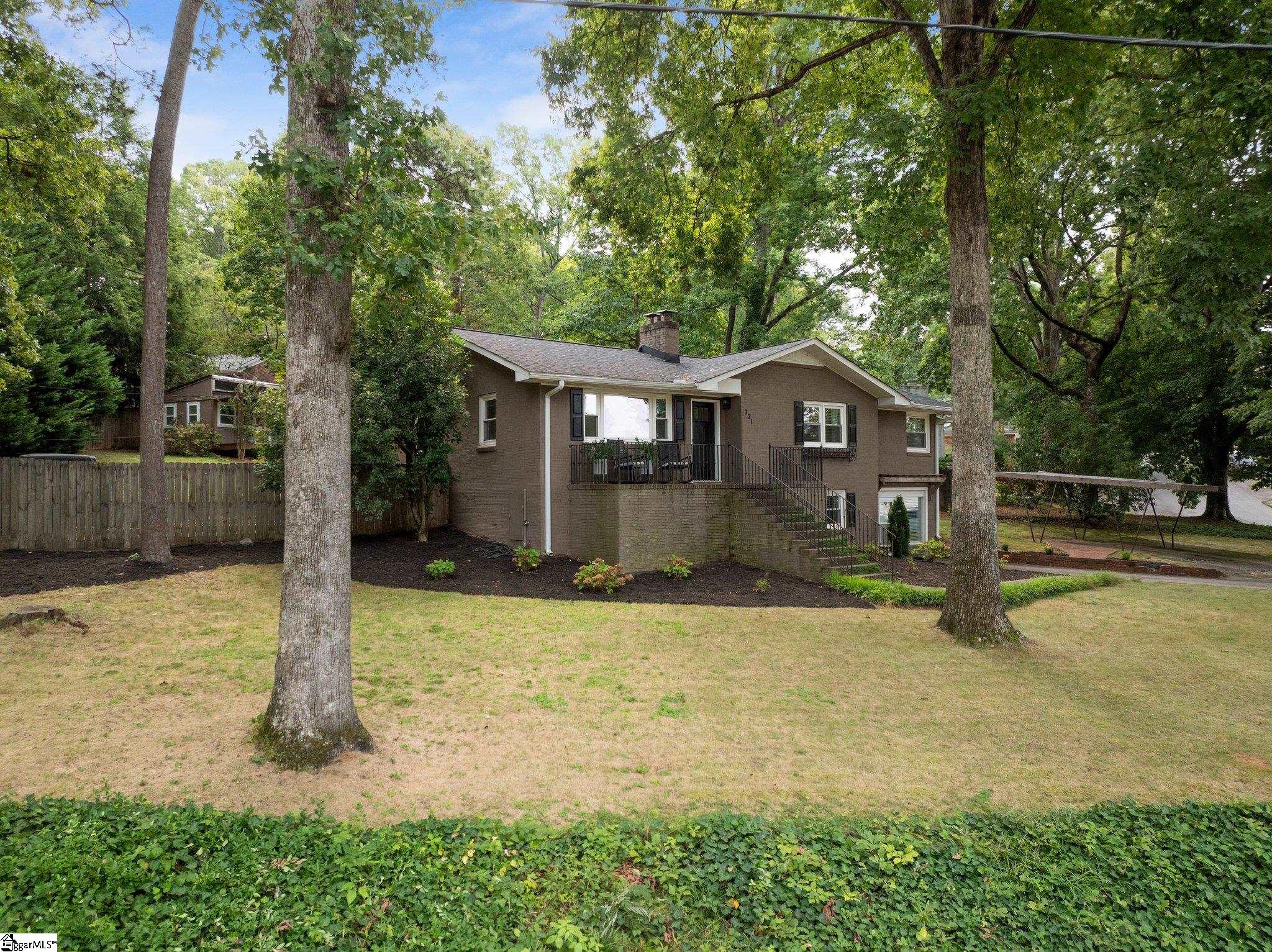 321 Robin Hood Road Greenville, SC 29607 - Photo 3 of 47