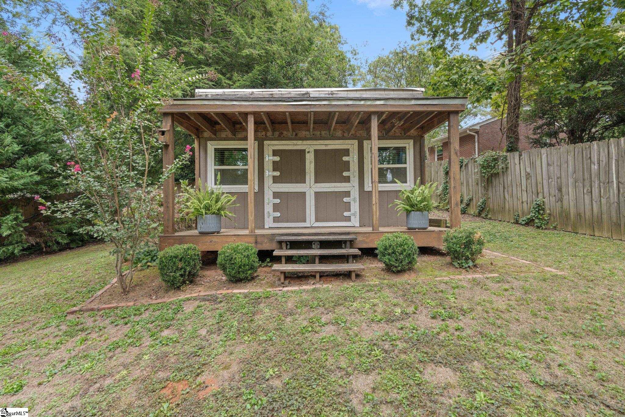 321 Robin Hood Road Greenville, SC 29607 - Photo 37 of 47