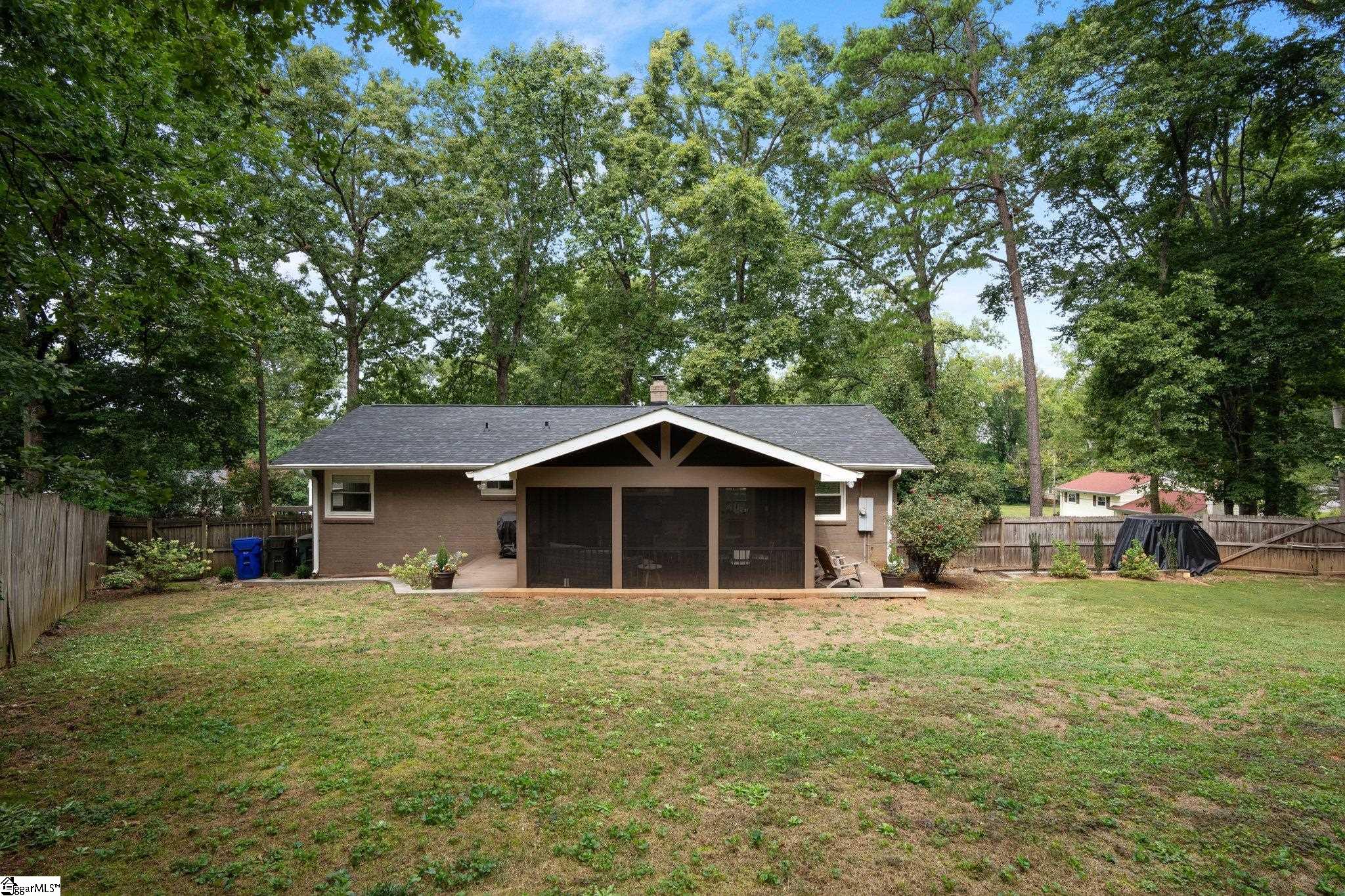 321 Robin Hood Road Greenville, SC 29607 - Photo 39 of 47