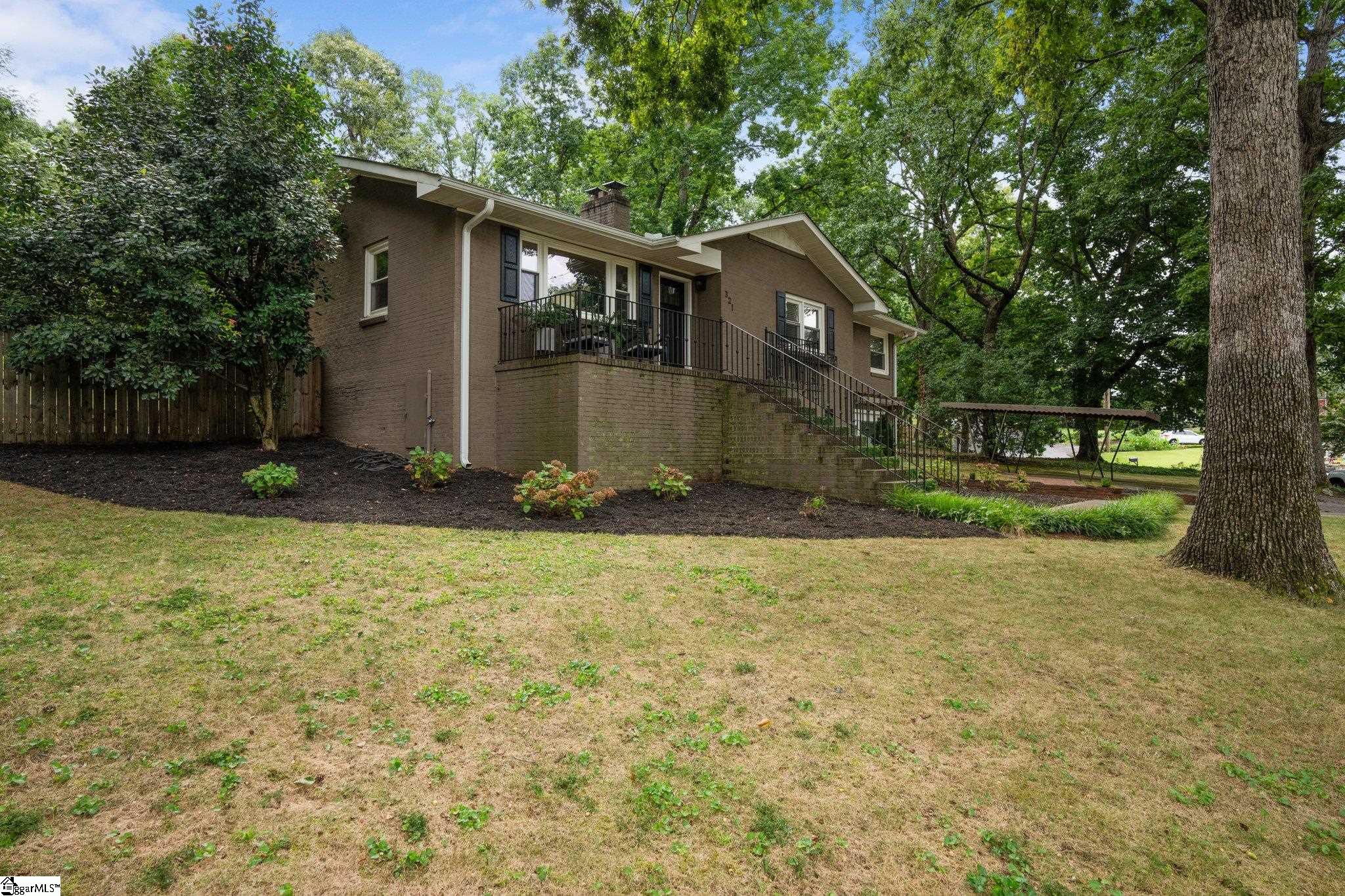 321 Robin Hood Road Greenville, SC 29607 - Photo 6 of 47