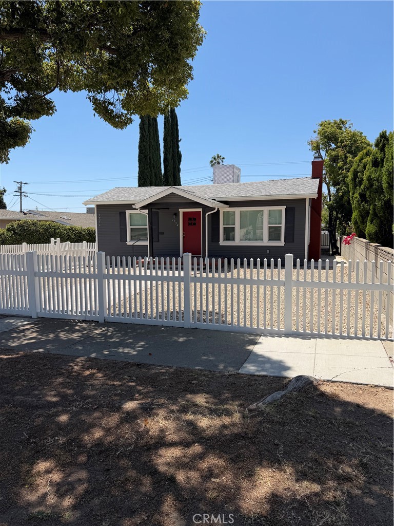 1754 Brigden Road Pasadena, CA 91104 - Photo 2 of 17