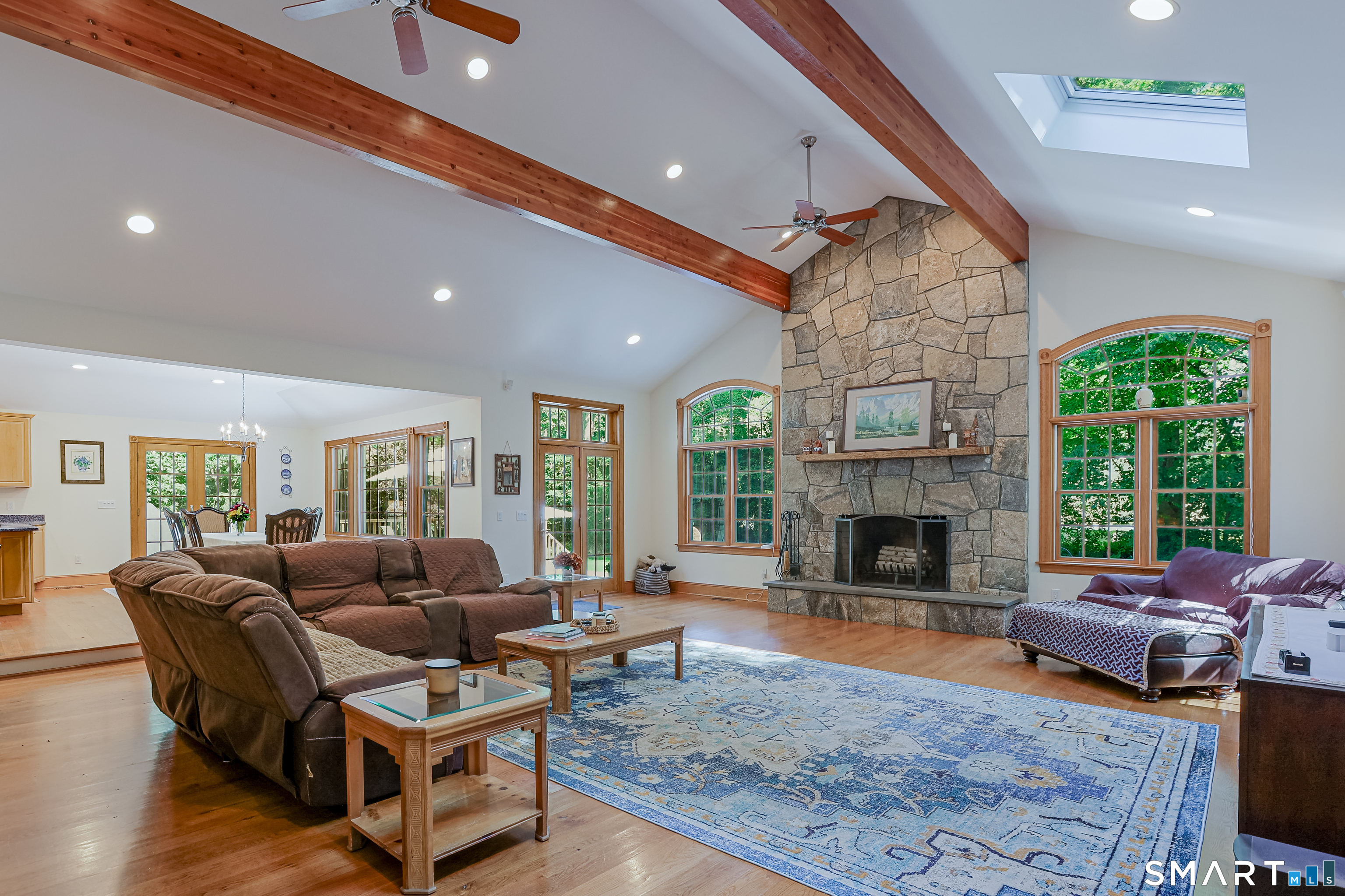 21 Geneva Road Norwalk, CT 06850 - Photo 5 of 36