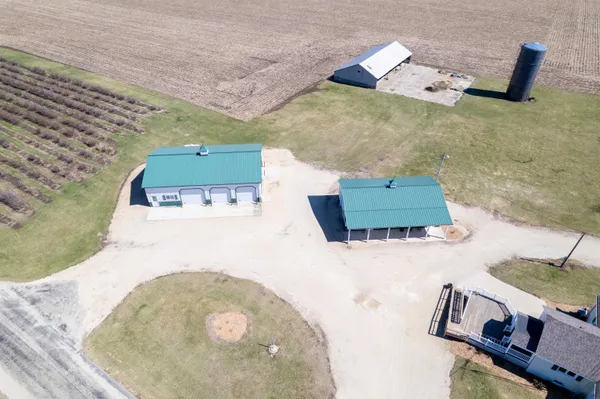 $390,000 | 3405 South White Rock Road, Rochelle, IL 61068