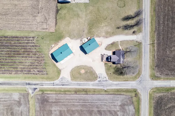 $390,000 | 3405 South White Rock Road, Rochelle, IL 61068