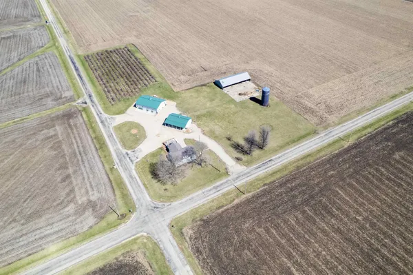 $390,000 | 3405 South White Rock Road, Rochelle, IL 61068