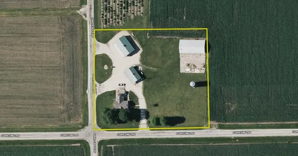 $390,000 | 3405 South White Rock Road, Rochelle, IL 61068