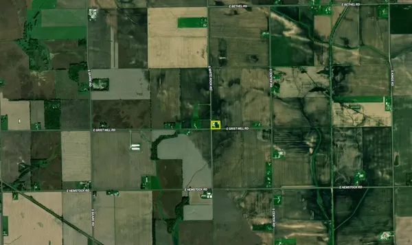 $390,000 | 3405 South White Rock Road, Rochelle, IL 61068