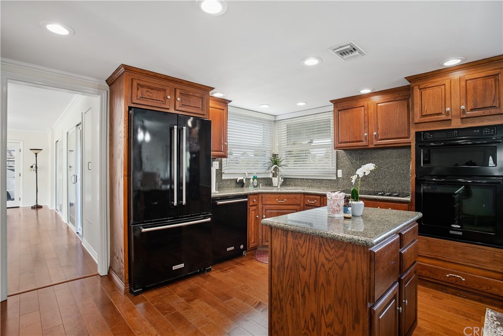 13019 Adah Lane Poway, CA 92064 - Photo 8 of 34