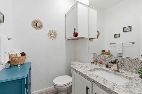 $2,100 | 10819 Crown Colony Drive, Unit 33, Austin, TX 78747