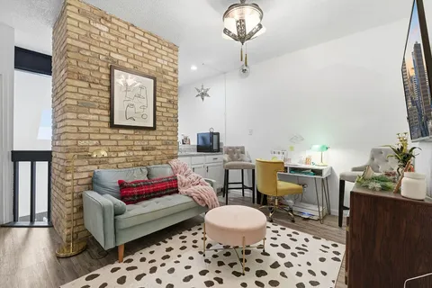 $2,100 | 10819 Crown Colony Drive, Unit 33, Austin, TX 78747