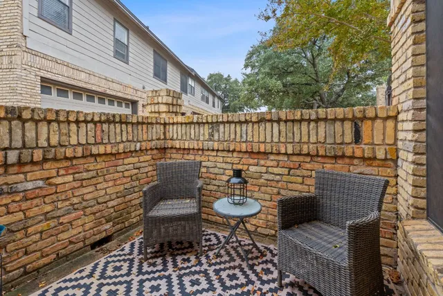 $2,100 | 10819 Crown Colony Drive, Unit 33, Austin, TX 78747