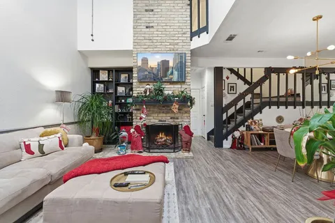 $2,100 | 10819 Crown Colony Drive, Unit 33, Austin, TX 78747