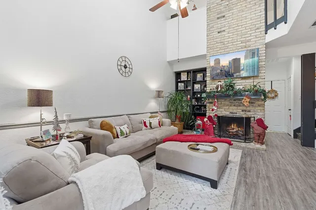 $2,100 | 10819 Crown Colony Drive, Unit 33, Austin, TX 78747