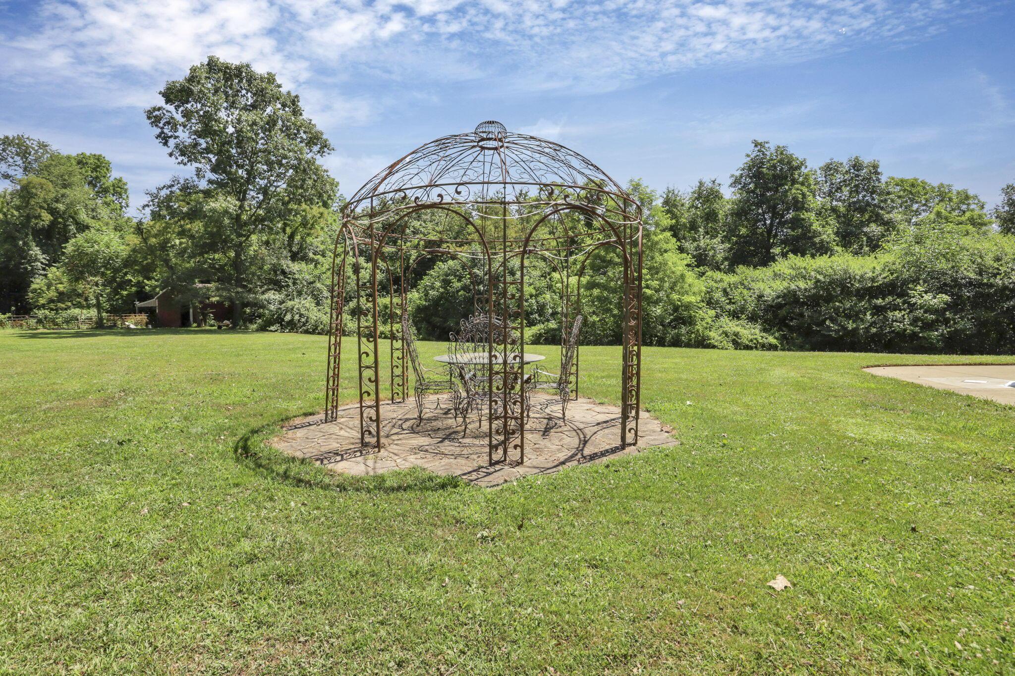 7255 Ridge Road Zanesville, OH 43701 - Photo 77 of 91 Gazeebo