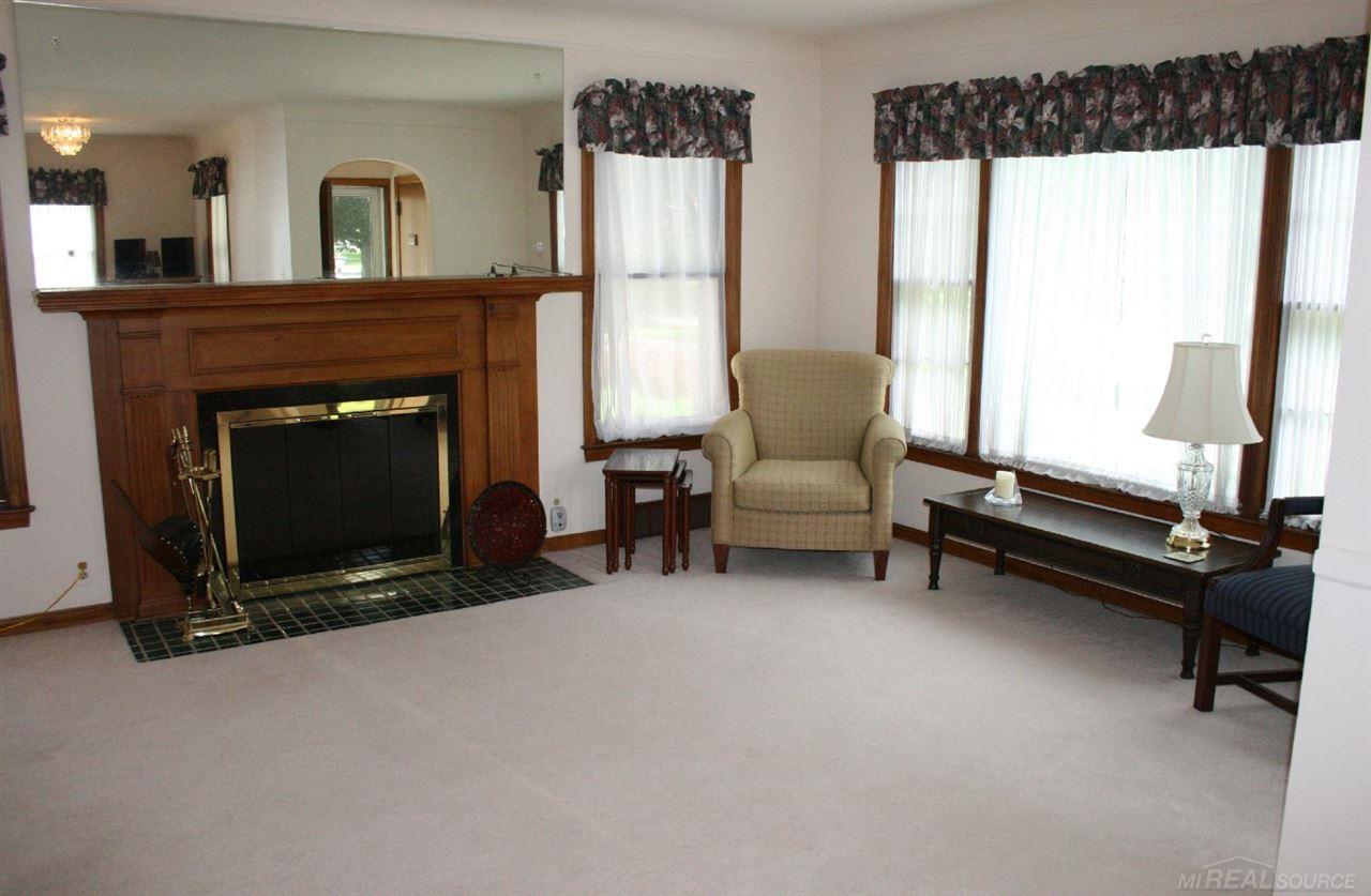 359 Ridgemont Road Grosse Pointe Farms, MI 48236 - Photo 2 of 19
