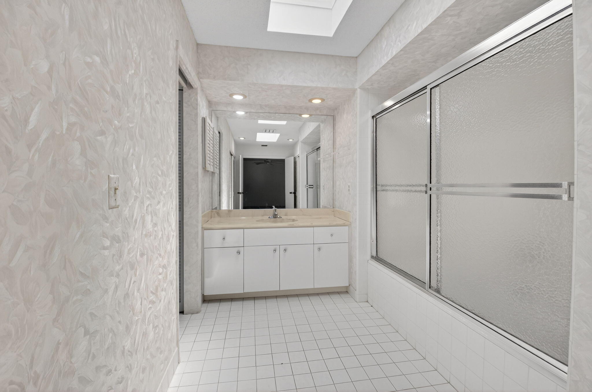19630 Sawgrass Circle, Unit 2901 Boca Raton, FL 33434 - Photo 24 of 69 PRIMARY BATHROOM