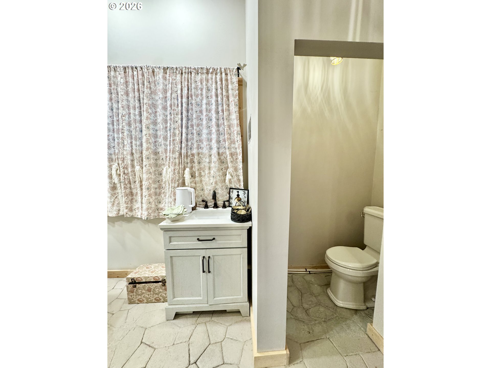 805 River Road Eugene, OR 97404 - Photo 11 of 45 Balcony