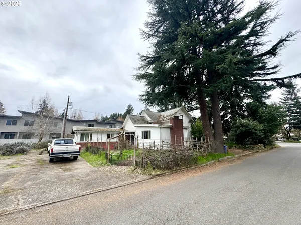 $465,000 | 805 River Road, Eugene, OR 97404