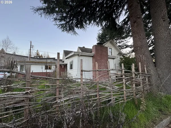 $465,000 | 805 River Road, Eugene, OR 97404