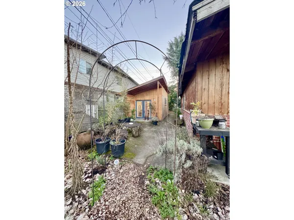 $465,000 | 805 River Road, Eugene, OR 97404