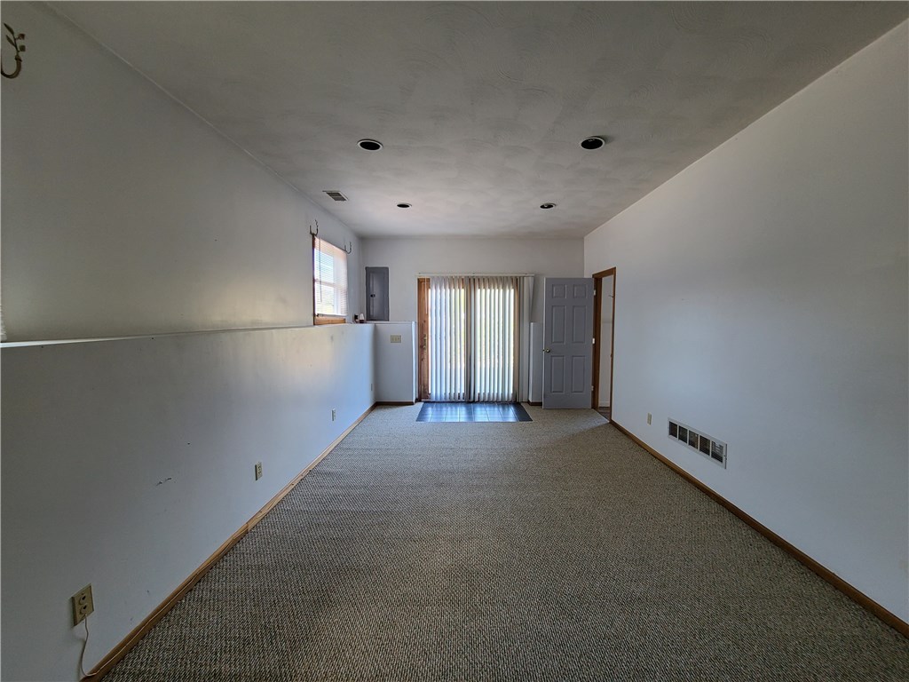 1000 Post Road Warwick, RI 02888 - Photo 13 of 18