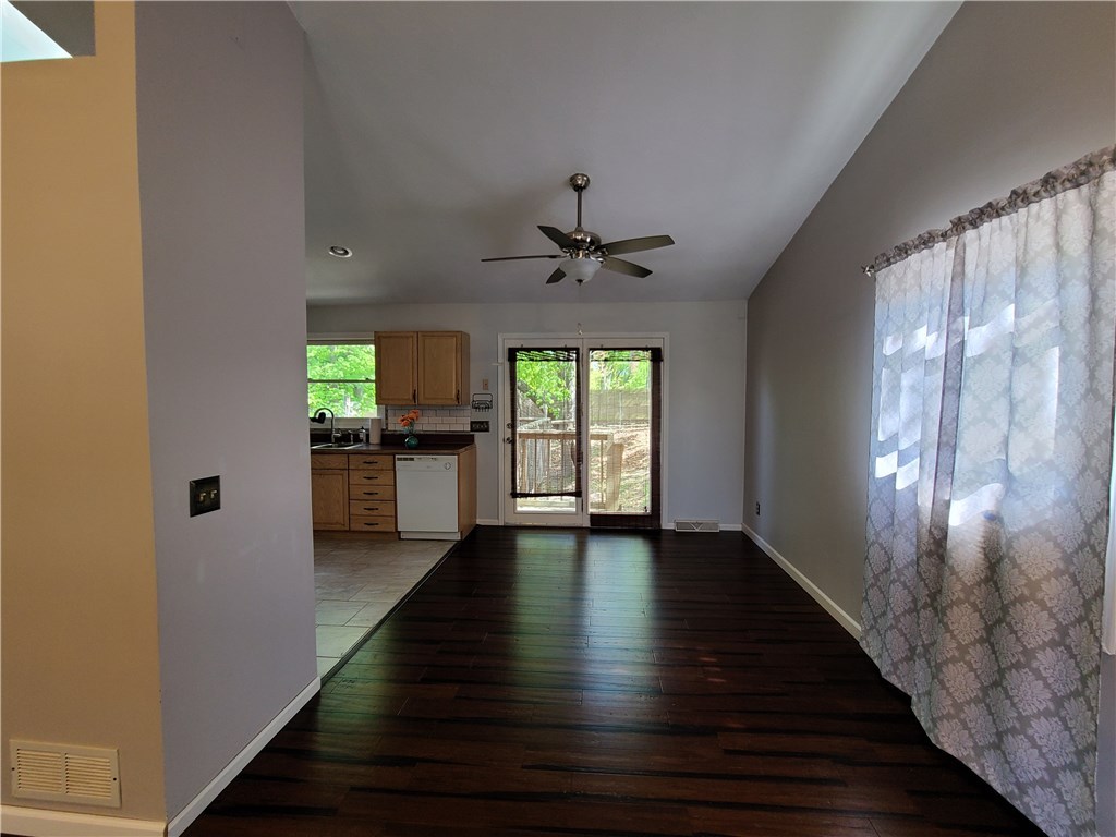 1000 Post Road Warwick, RI 02888 - Photo 6 of 18
