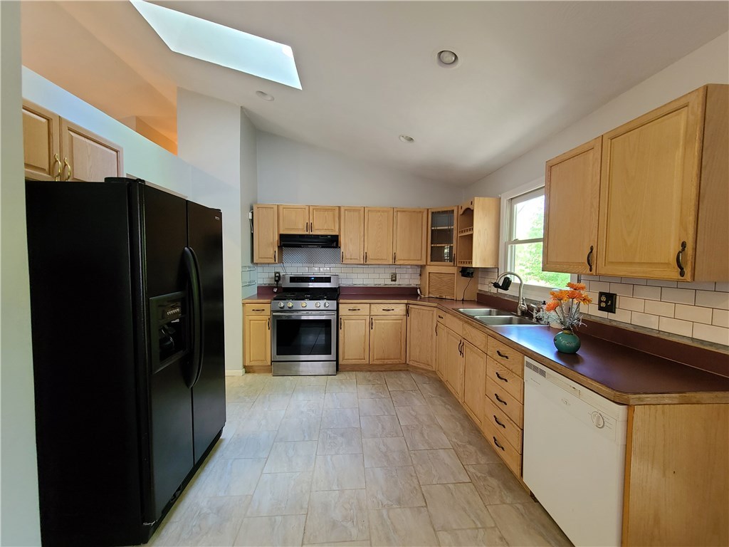 1000 Post Road Warwick, RI 02888 - Photo 7 of 18