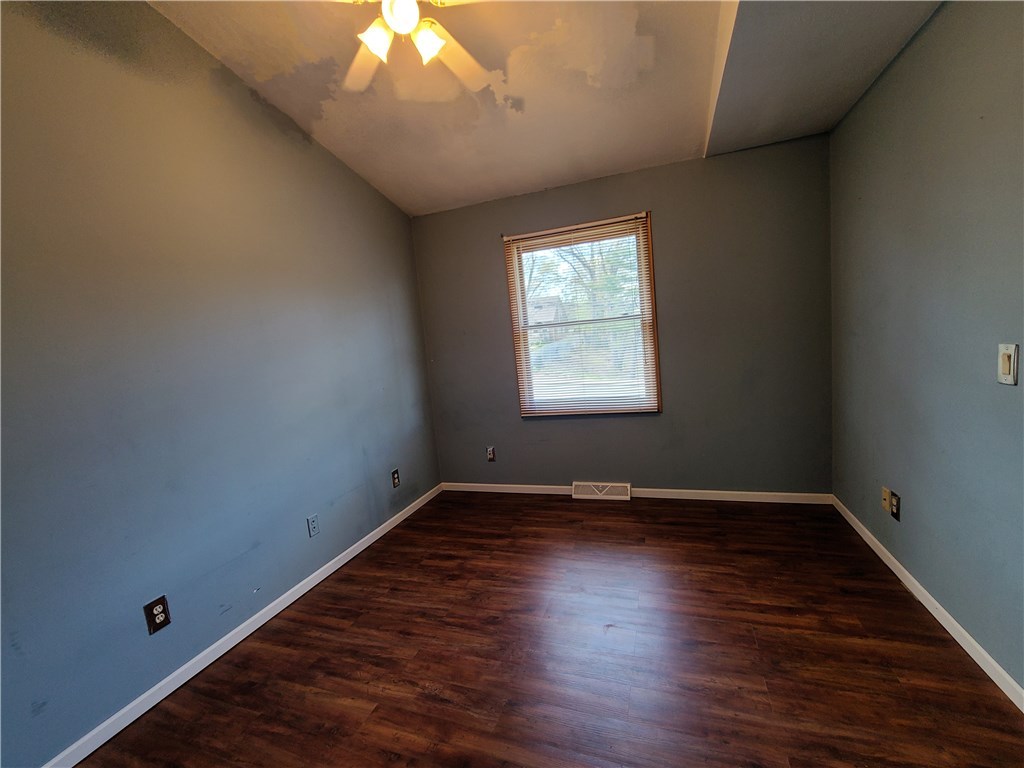 1000 Post Road Warwick, RI 02888 - Photo 9 of 18