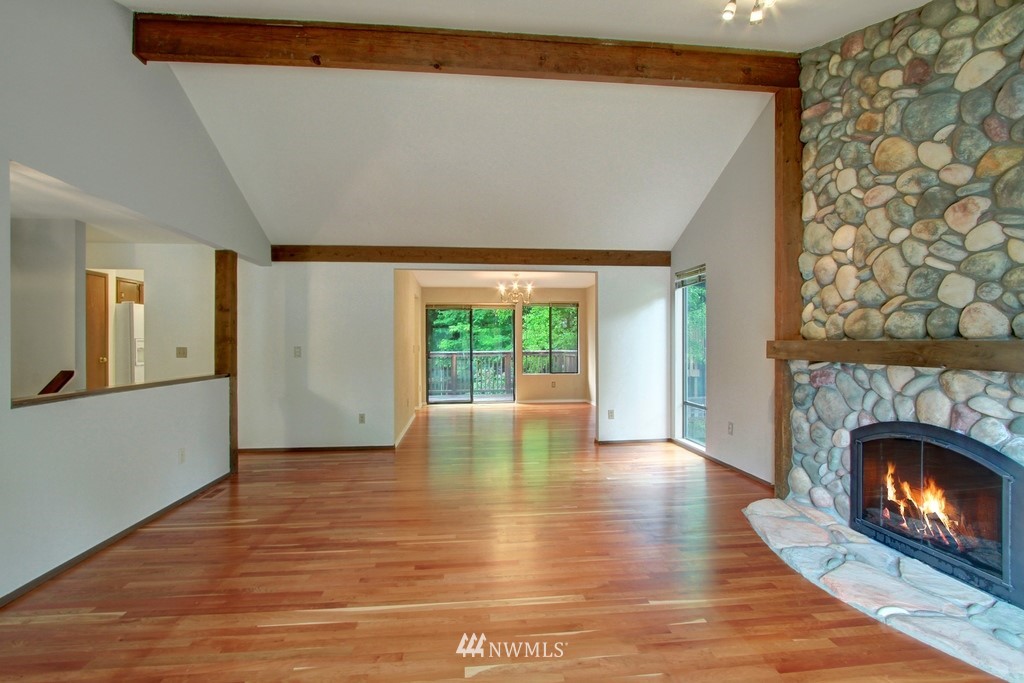 16626 158th Place Southeast Renton, WA 98058 - Photo 4 of 22 Gallery Image 4