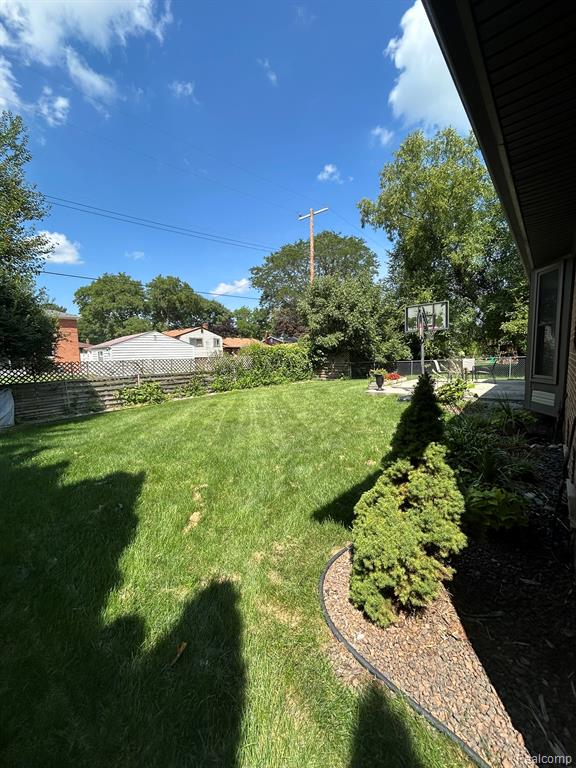 14791 Riverside Street Livonia, MI 48154 - Photo 36 of 38 Gallery Image 36