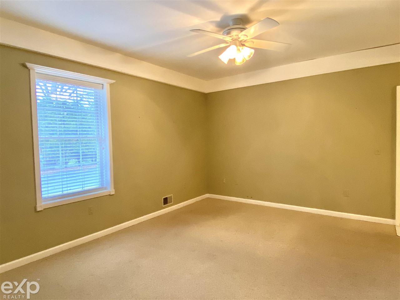 9415 Henderson Road Goodrich, MI 48438 - Photo 19 of 25 50060478-18.JPG